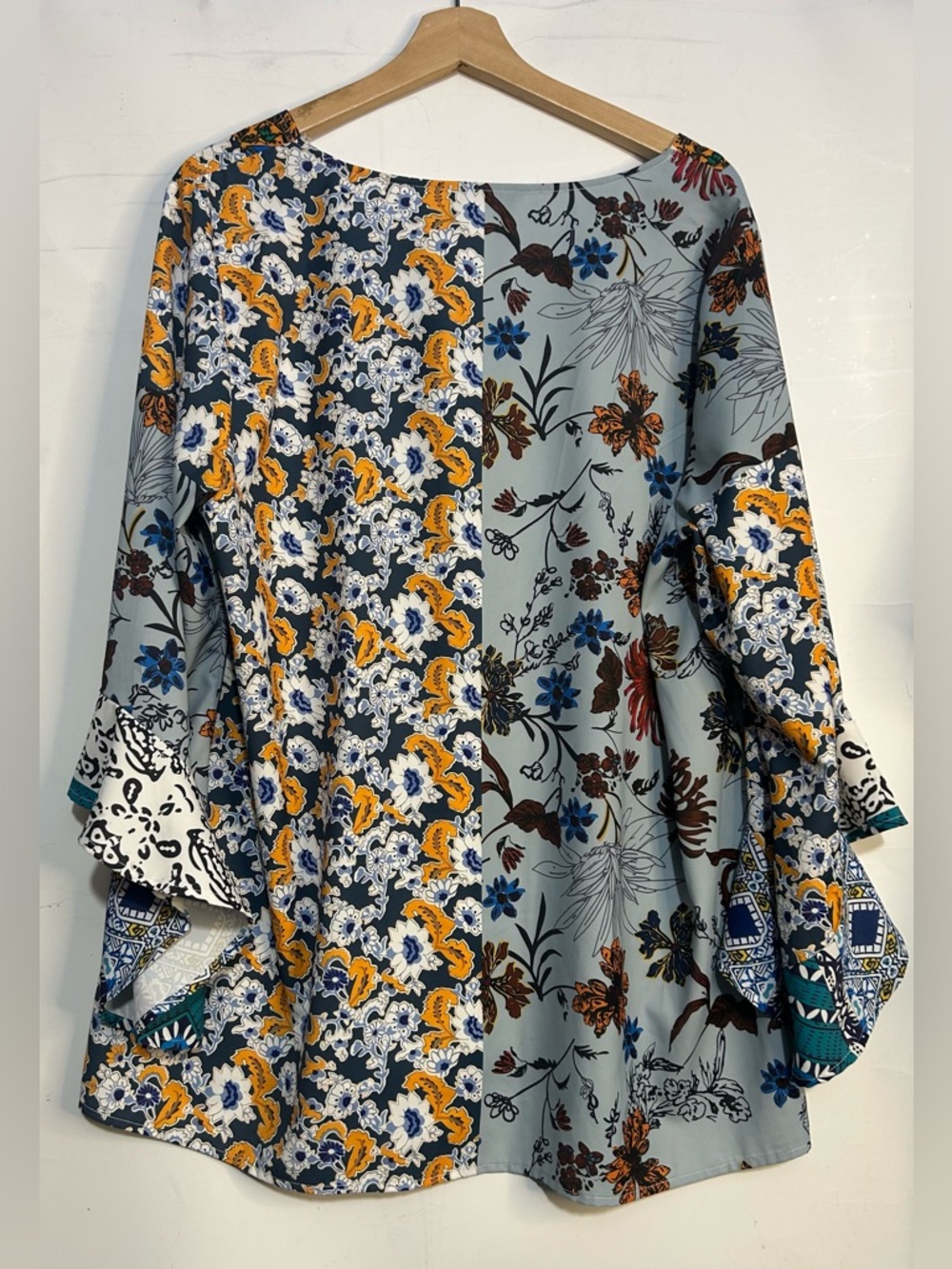 5 for $25🔥BloomChic Floral Flutter Bell Sleeve Blouse Size 14-16 - Picture 2 of 6